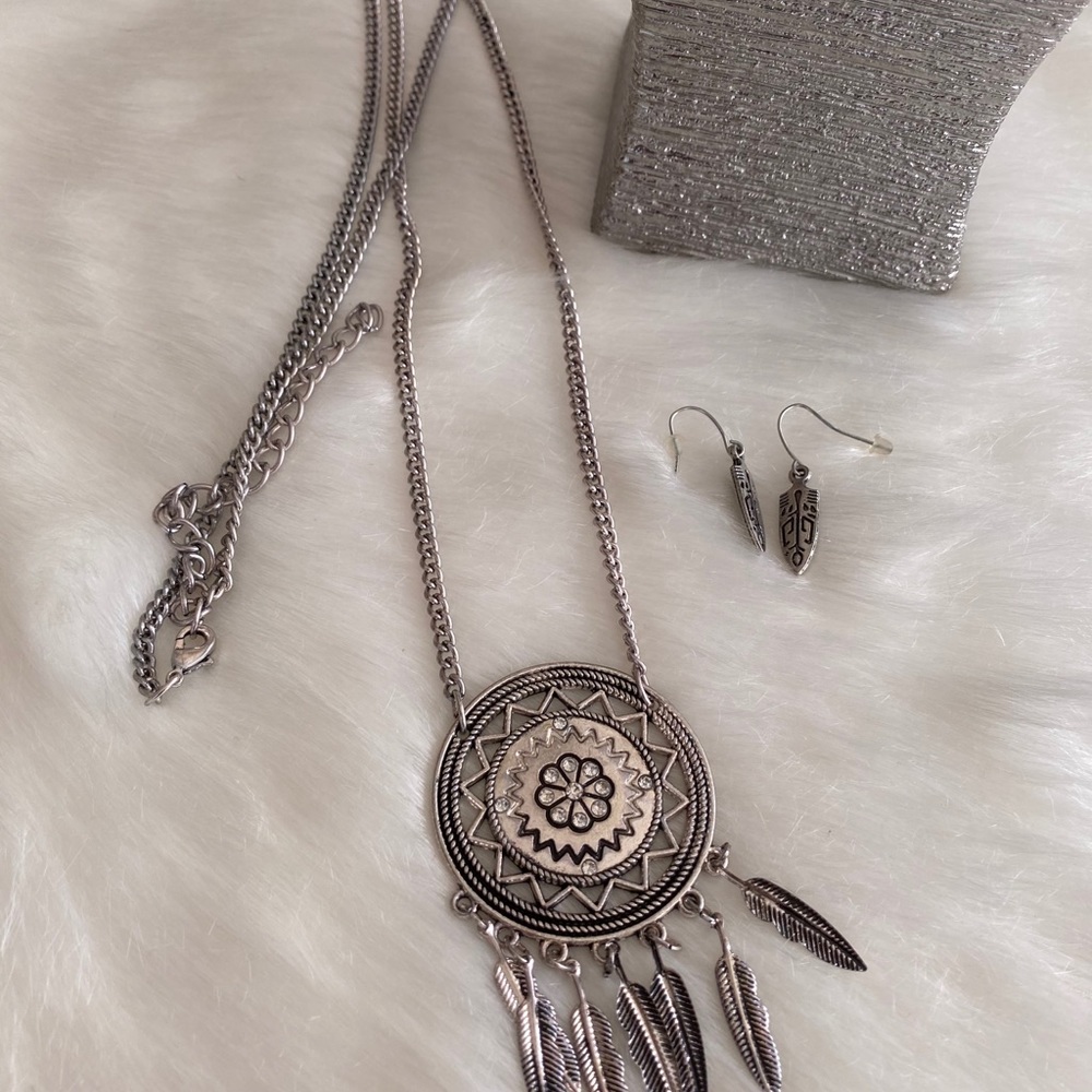 Necklace with earrings